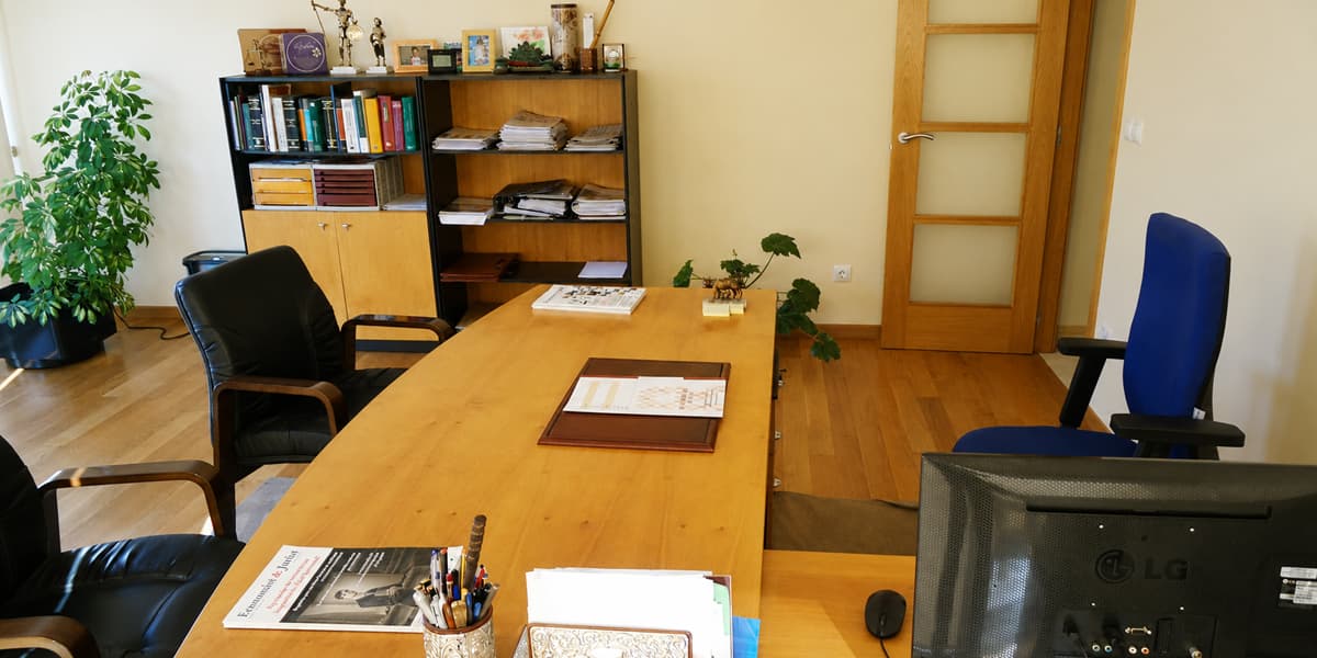 Instalaciones del despacho de abogados en Santa Comba